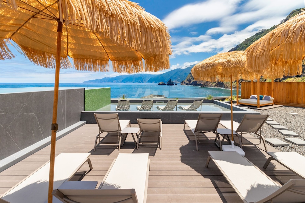 Aqua Natura Bay — Swimming pool in Porto Moniz, Madeira