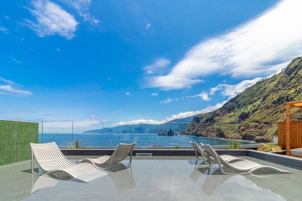 Aqua Natura Bay — Swimming pool in Porto Moniz, Madeira