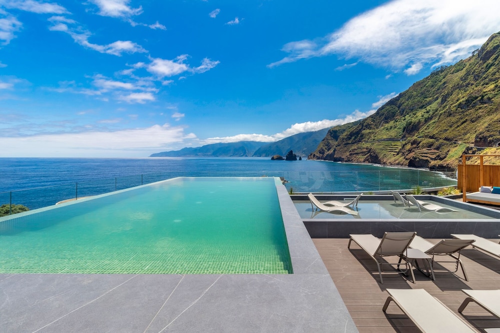 Aqua Natura Bay — Swimming pool in Porto Moniz, Madeira