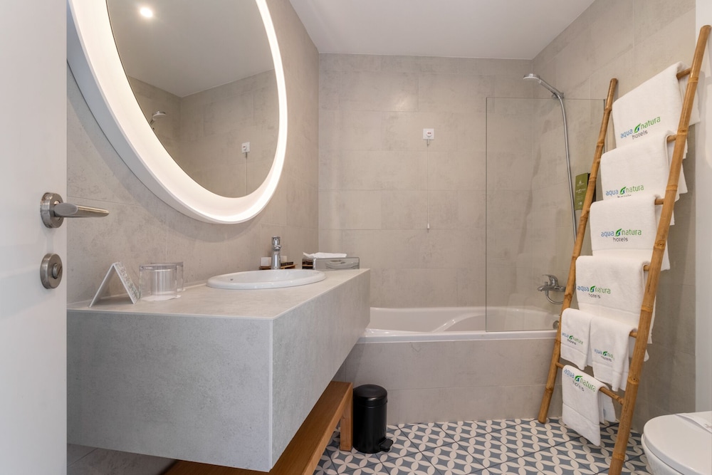 Aqua Natura Bay — Hotel rooms in Porto Moniz, Madeira