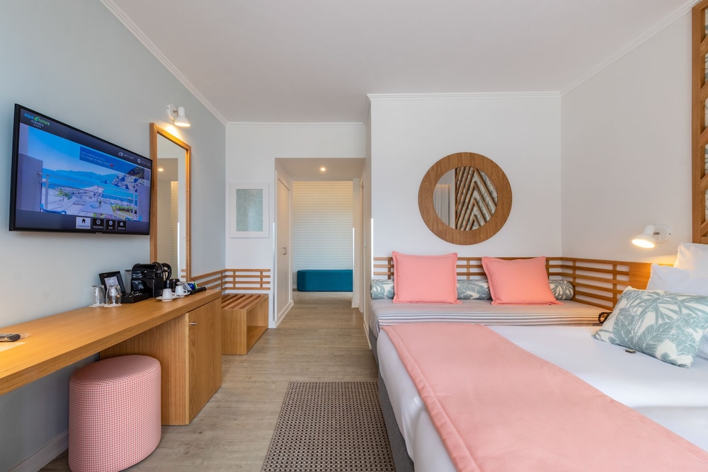 Aqua Natura Bay — Hotel rooms in Porto Moniz, Madeira