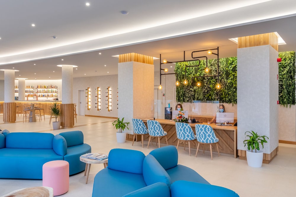 Aqua Natura Bay — Restaurant & bars in Porto Moniz, Madeira