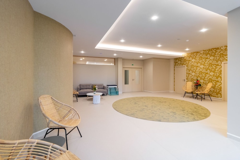 Aqua Natura Bay — Hotel building in Porto Moniz, Madeira