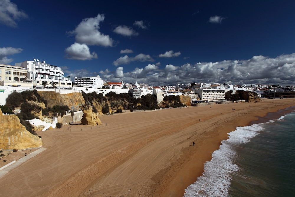 Rocamar Exclusive Hotel Spa Adults Only — Beach in Albufeira, Faro
