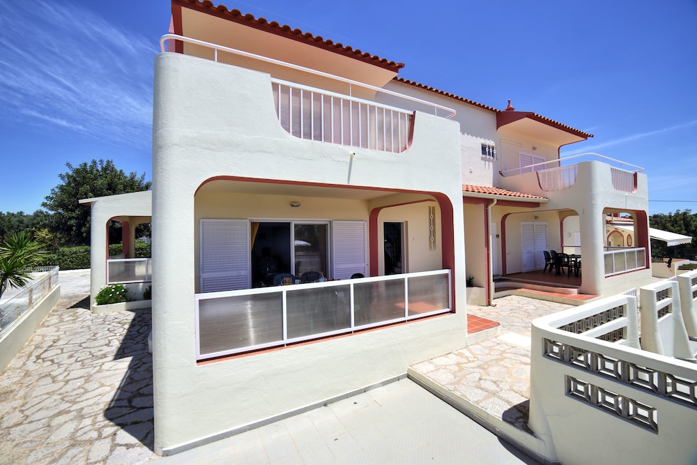 Parque Monte Verde — Hotel building in Albufeira, Faro