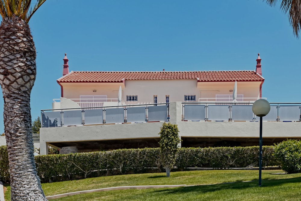 Parque Monte Verde — Hotel building in Albufeira, Faro