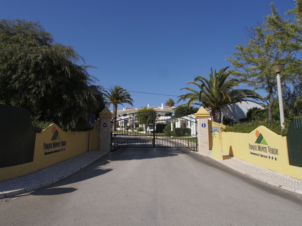 Parque Monte Verde — Hotel building in Albufeira, Faro
