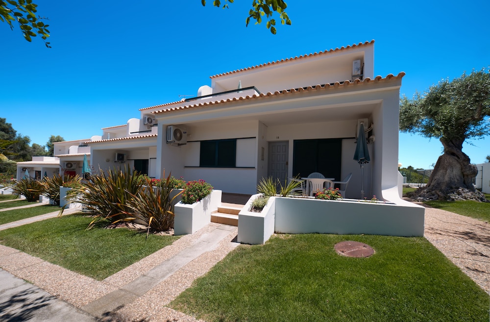 Parque Monte Verde — Hotel building in Albufeira, Faro