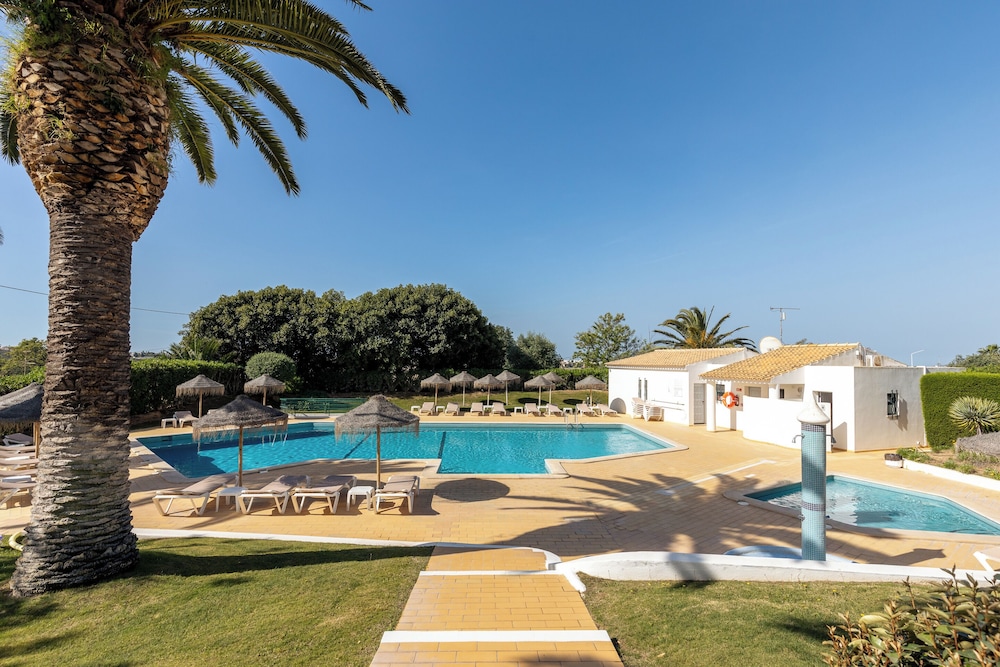 Parque Monte Verde — Swimming pool in Albufeira, Faro