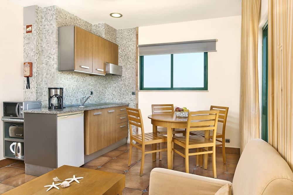 Oceanus Aparthotel — Hotel rooms in Albufeira, Faro
