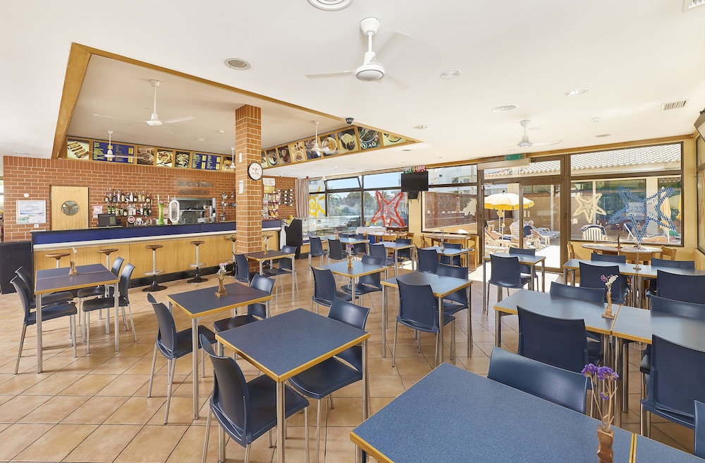 Oceanus Aparthotel — Restaurant & bars in Albufeira, Faro
