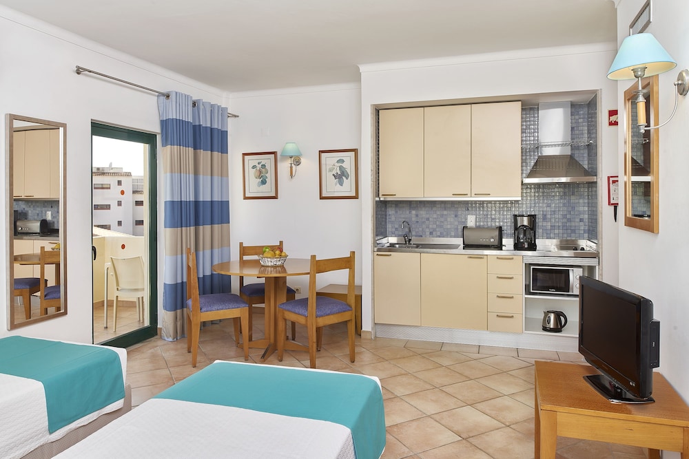 Oceanus Aparthotel — Hotel rooms in Albufeira, Faro