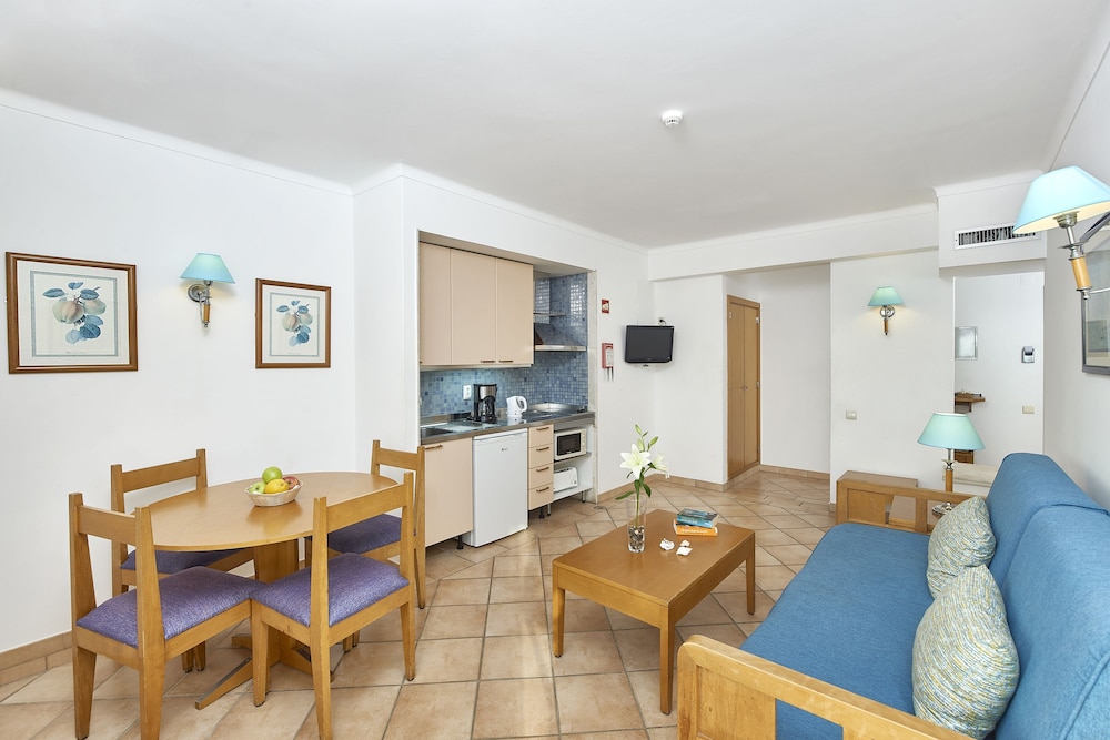 Oceanus Aparthotel — Hotel rooms in Albufeira, Faro