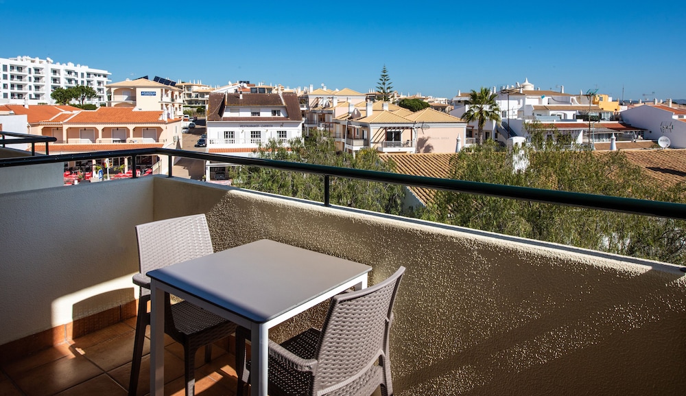 Oceanus Aparthotel — Hotel rooms in Albufeira, Faro