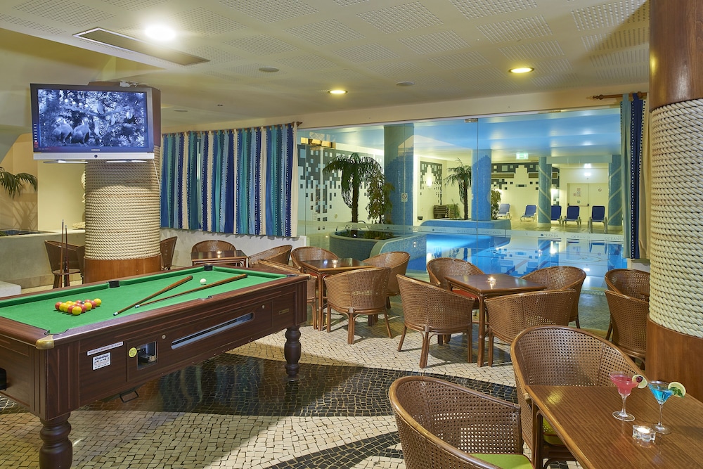 Oceanus Aparthotel — Swimming pool in Albufeira, Faro