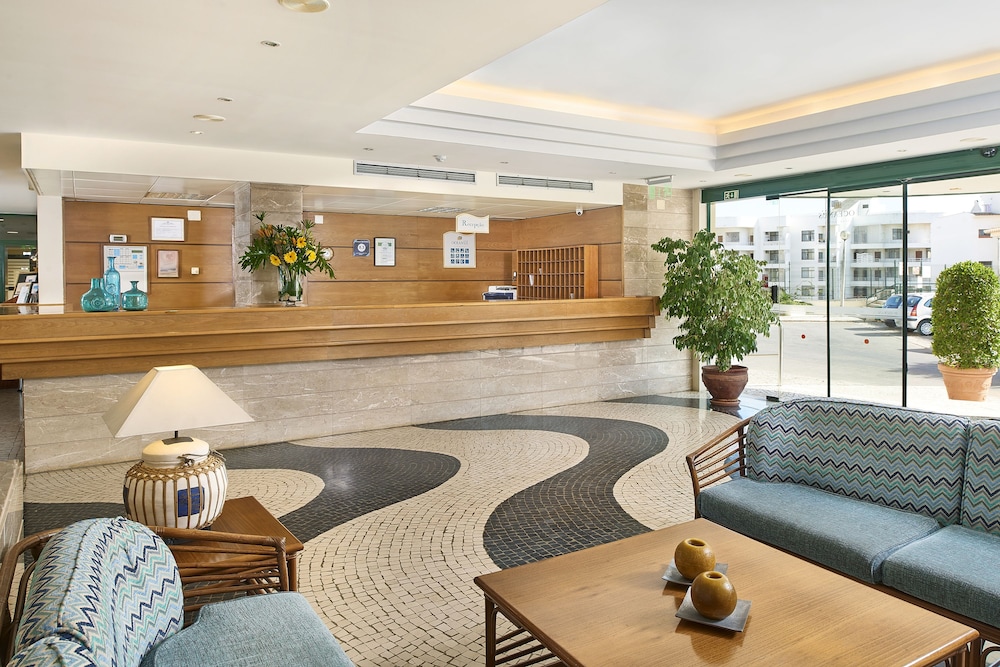 Oceanus Aparthotel — Hotel building in Albufeira, Faro