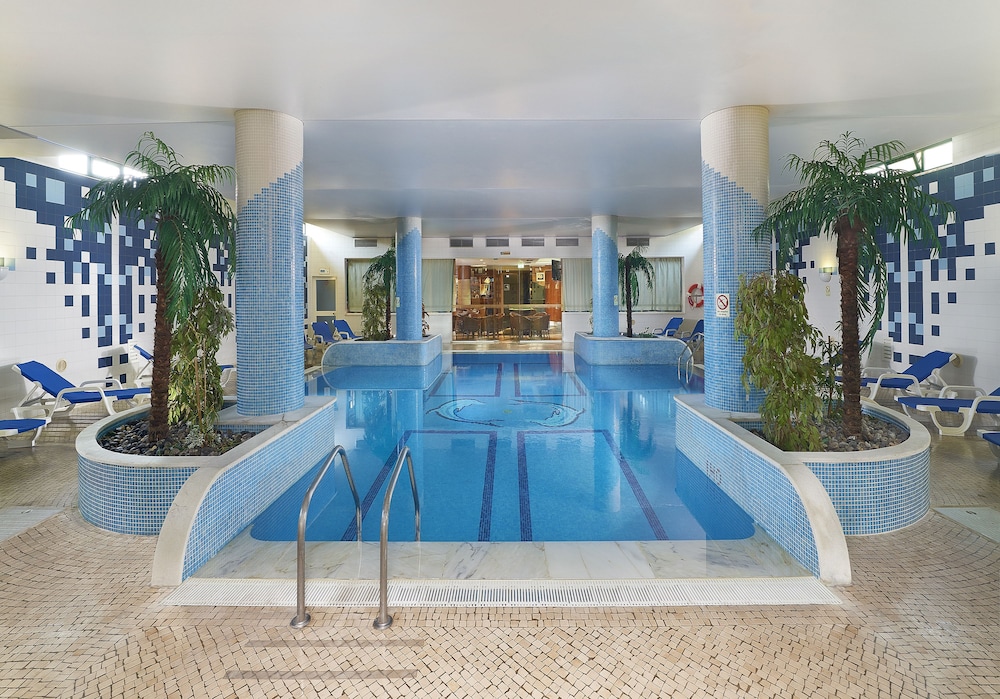 Oceanus Aparthotel — Swimming pool in Albufeira, Faro
