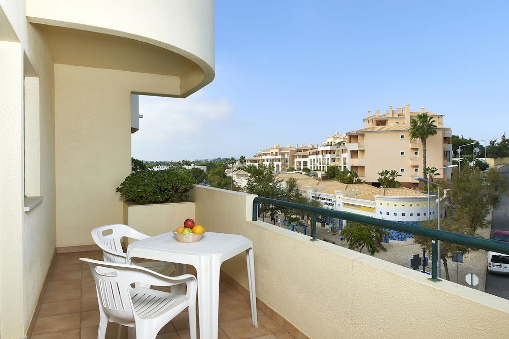 Oceanus Aparthotel — Hotel rooms in Albufeira, Faro