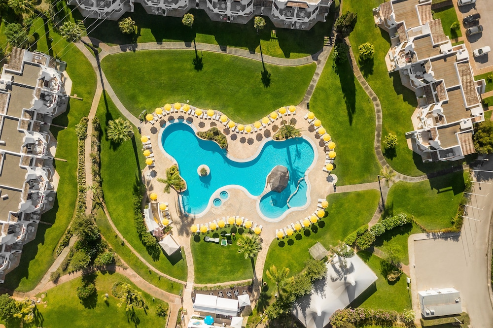 Clube Albufeira Garden Village — Swimming pool in Albufeira, Faro