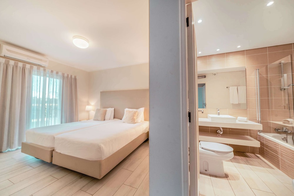 Clube Albufeira Garden Village — Hotel rooms in Albufeira, Faro