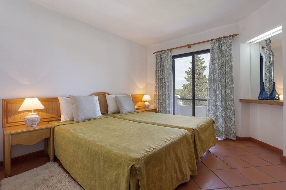Clube Albufeira Garden Village — Hotel rooms in Albufeira, Faro