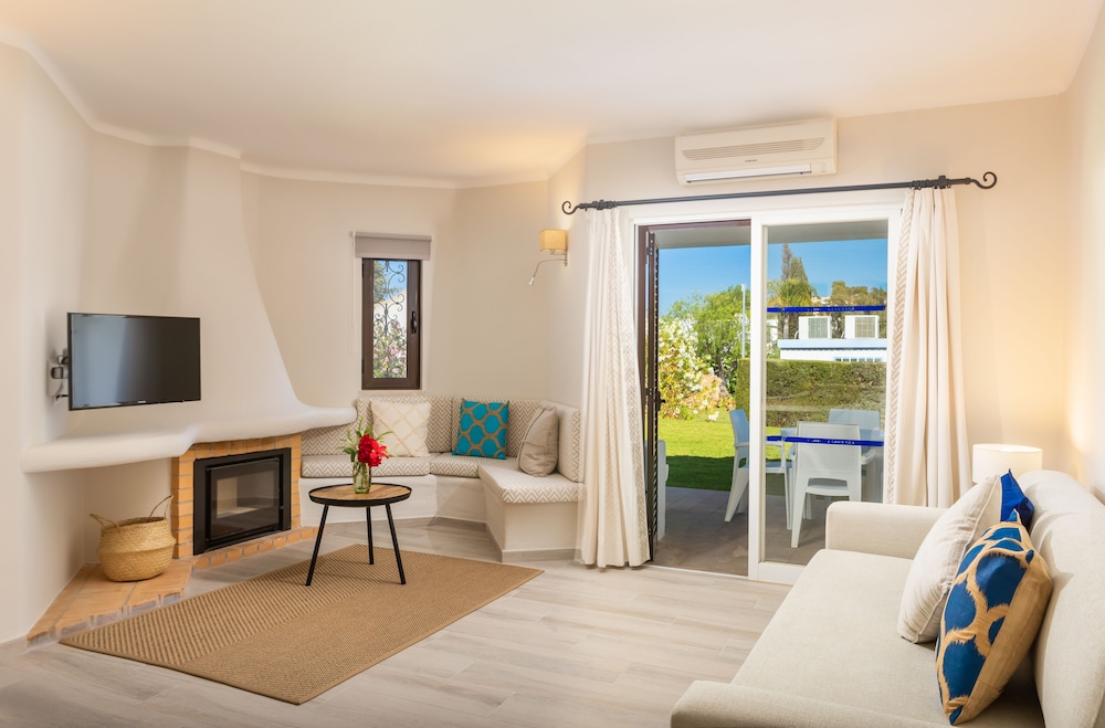 Clube Albufeira Garden Village — Hotel rooms in Albufeira, Faro