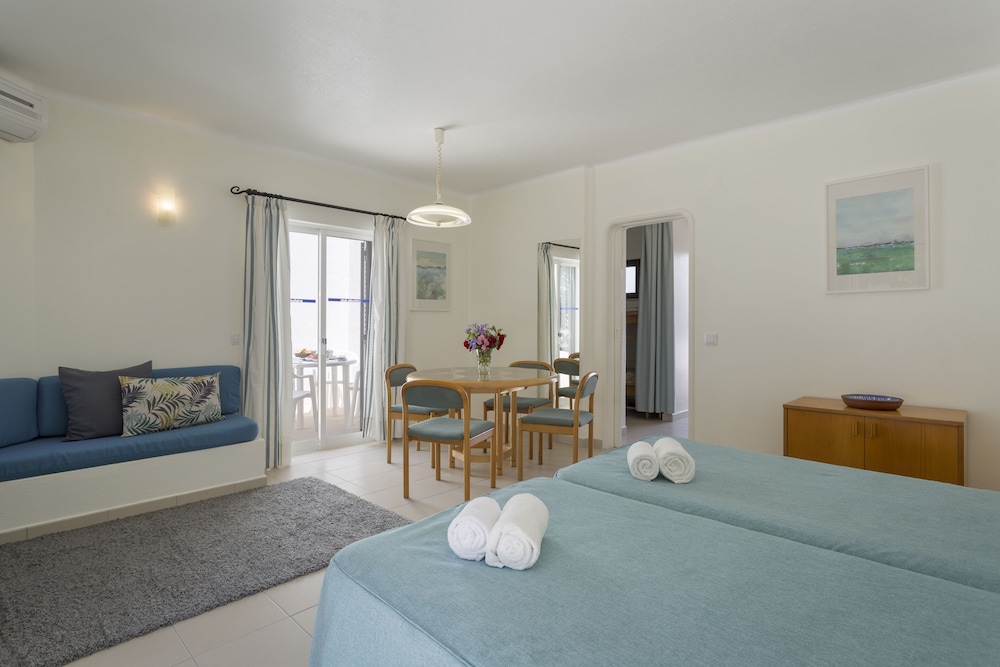 Clube Albufeira Garden Village — Hotel rooms in Albufeira, Faro