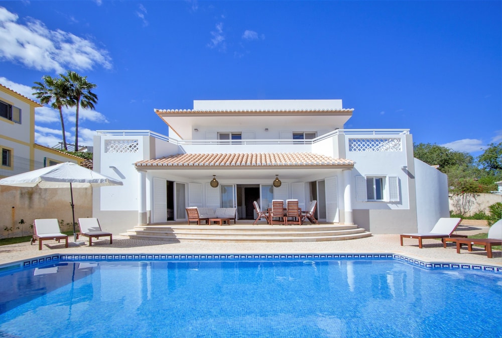 Clube Albufeira Garden Village — Swimming pool in Albufeira, Faro