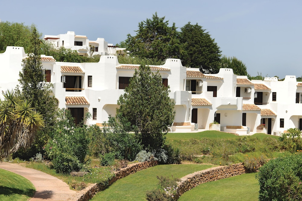 Clube Albufeira Garden Village — Hotel building in Albufeira, Faro