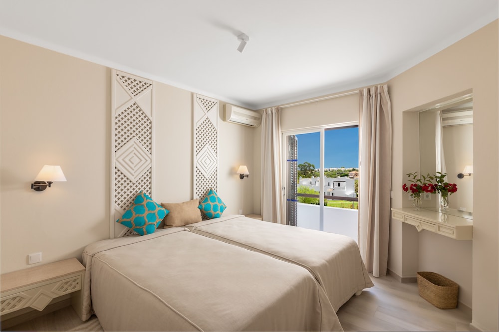 Clube Albufeira Garden Village — Hotel rooms in Albufeira, Faro