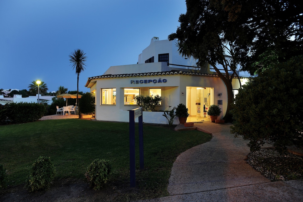 Clube Albufeira Garden Village — Hotel building in Albufeira, Faro
