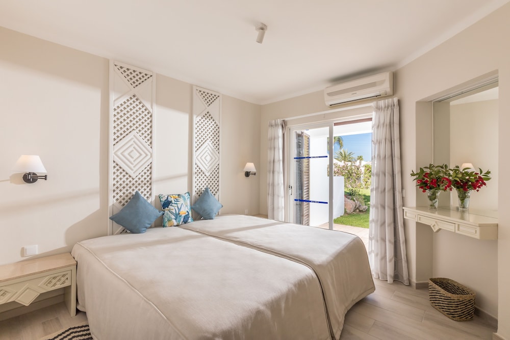 Clube Albufeira Garden Village — Hotel rooms in Albufeira, Faro