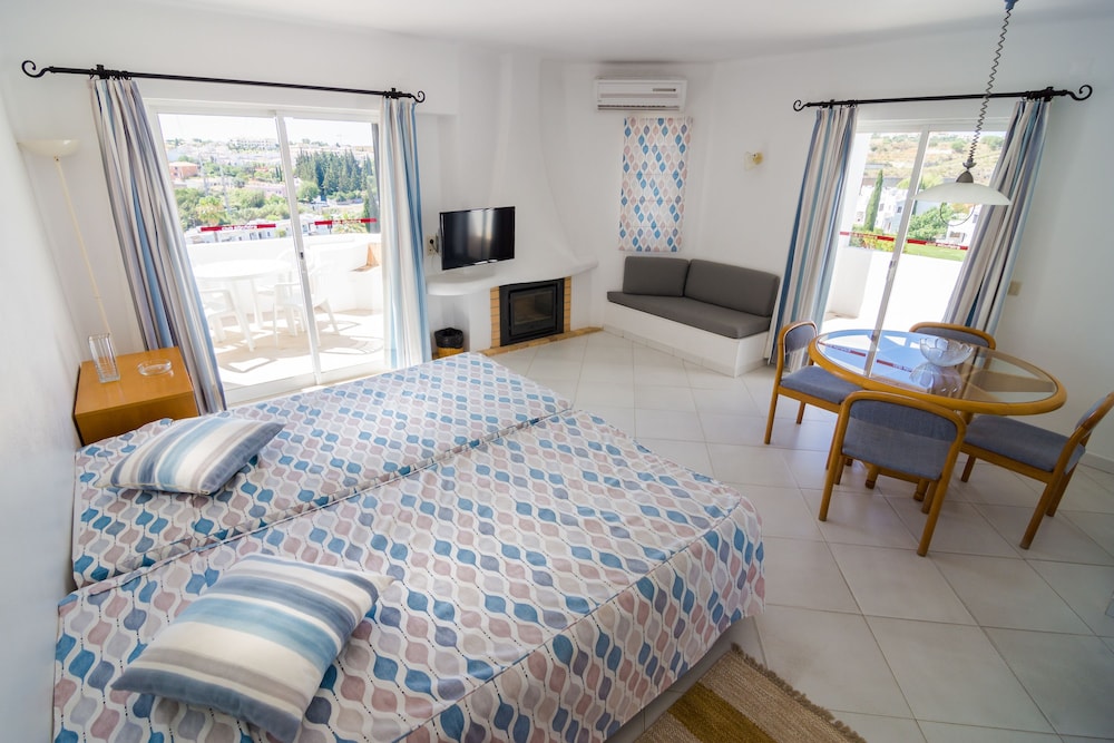 Clube Albufeira Garden Village — Hotel rooms in Albufeira, Faro