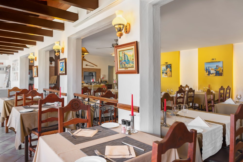 Clube Albufeira Garden Village — Restaurant & bars in Albufeira, Faro