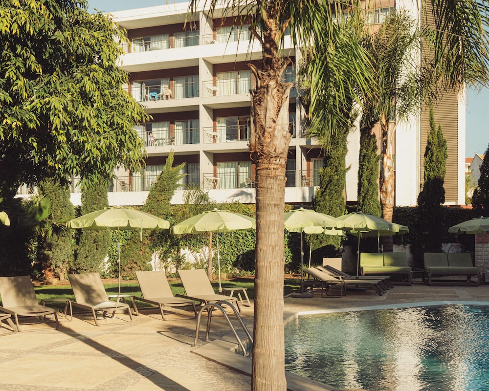 Topazio Vibe Beach Hotel & Apartments - Adults Friendly — Swimming pool in Albufeira, Faro