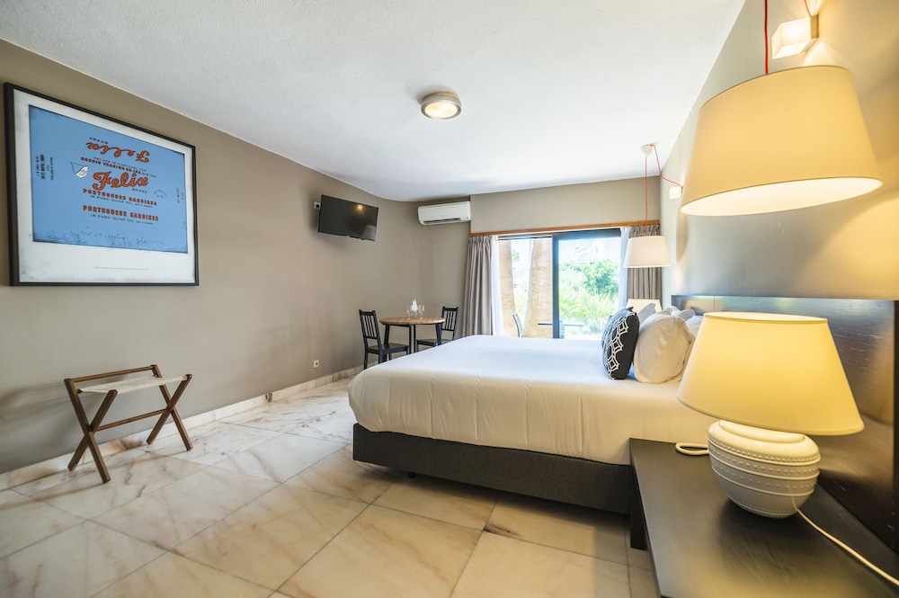 Topazio Vibe Beach Hotel & Apartments - Adults Friendly — Hotel rooms in Albufeira, Faro