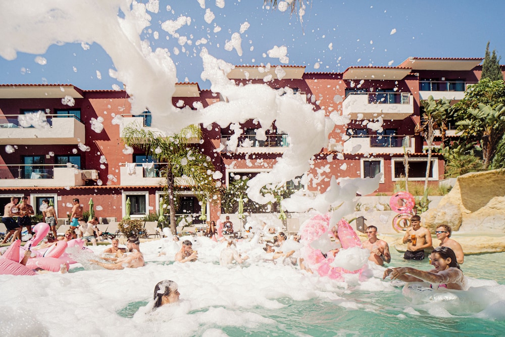Topazio Vibe Beach Hotel & Apartments - Adults Friendly — Swimming pool in Albufeira, Faro