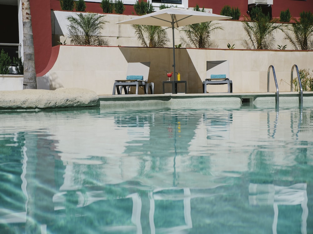 Topazio Vibe Beach Hotel & Apartments - Adults Friendly — Swimming pool in Albufeira, Faro