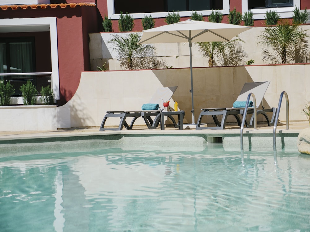 Topazio Vibe Beach Hotel & Apartments - Adults Friendly — Swimming pool in Albufeira, Faro
