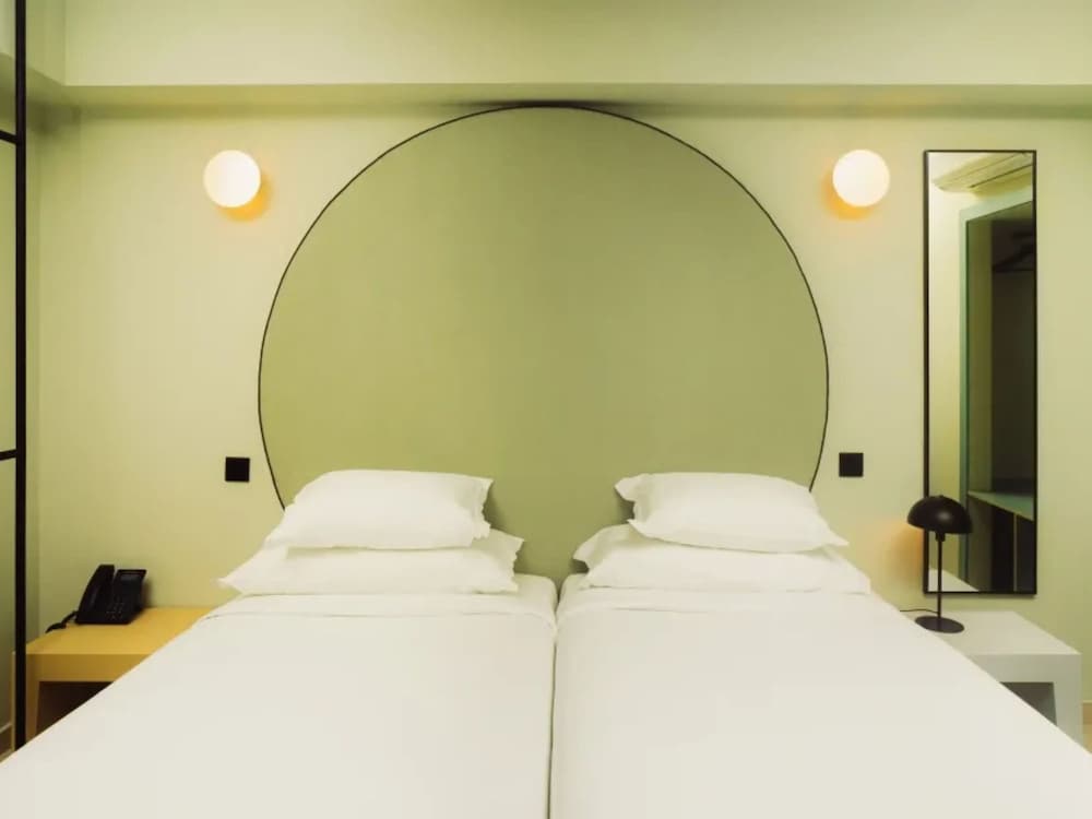 Topazio Vibe Beach Hotel & Apartments - Adults Friendly — Hotel rooms in Albufeira, Faro