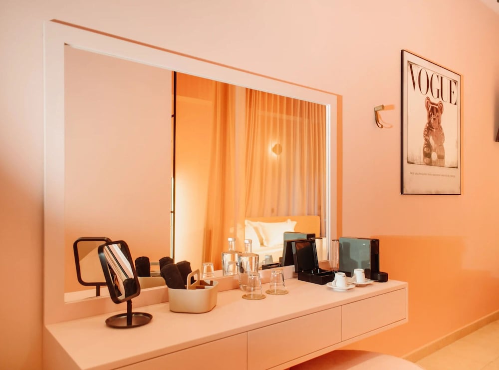 Topazio Vibe Beach Hotel & Apartments - Adults Friendly — Hotel rooms in Albufeira, Faro