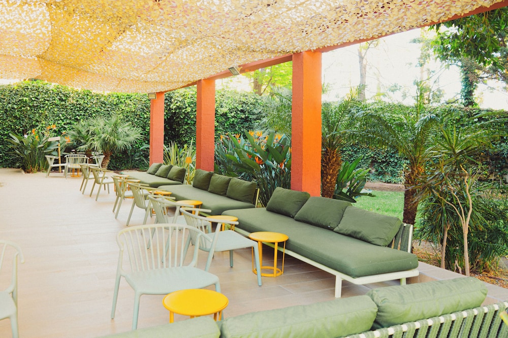 Topazio Vibe Beach Hotel & Apartments - Adults Friendly — Restaurant & bars in Albufeira, Faro