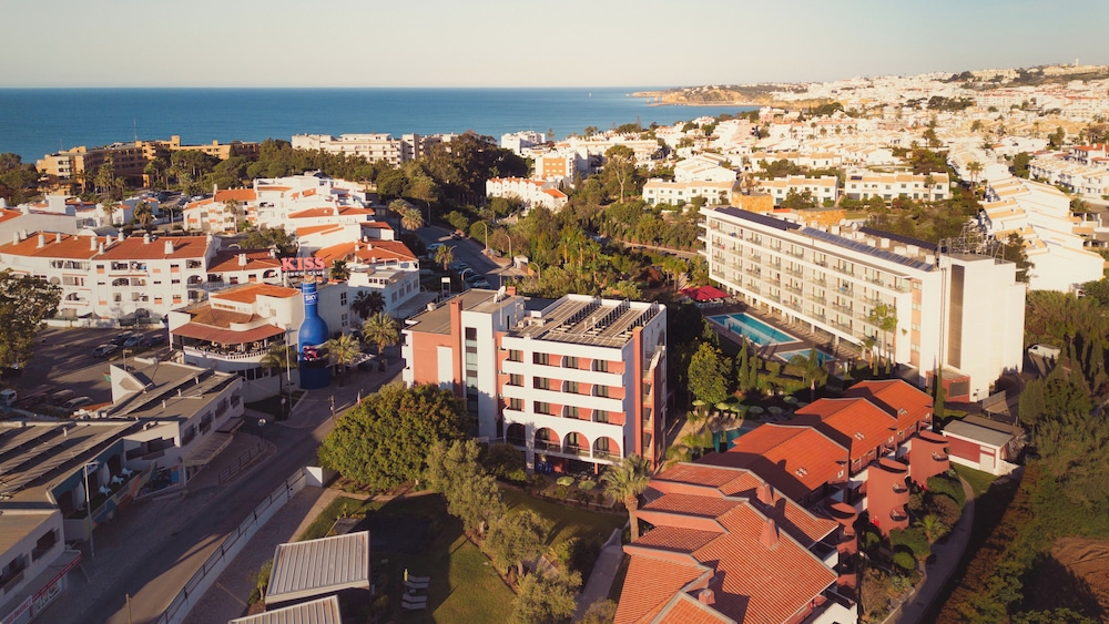 Topazio Vibe Beach Hotel & Apartments - Adults Friendly — Hotel building in Albufeira, Faro