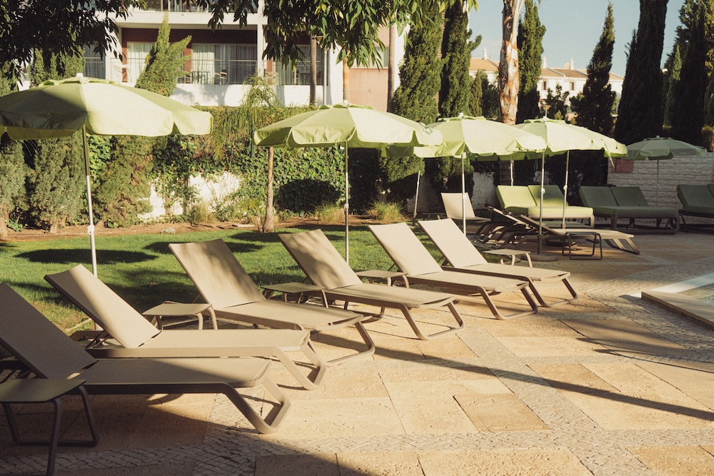 Topazio Vibe Beach Hotel & Apartments - Adults Friendly — Swimming pool in Albufeira, Faro
