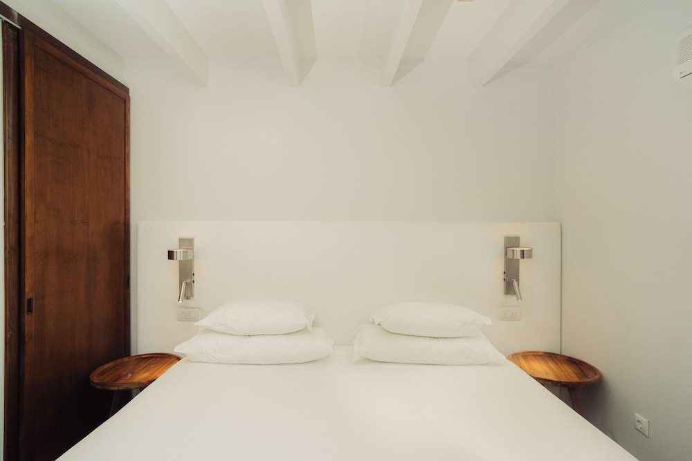Topazio Vibe Beach Hotel & Apartments - Adults Friendly — Hotel rooms in Albufeira, Faro