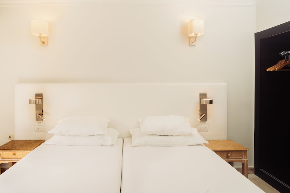 Topazio Vibe Beach Hotel & Apartments - Adults Friendly — Hotel rooms in Albufeira, Faro
