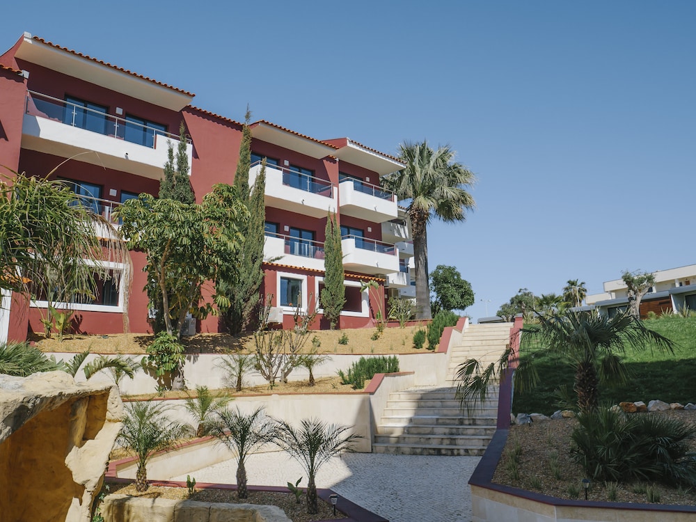 Topazio Vibe Beach Hotel & Apartments - Adults Friendly — Hotel building in Albufeira, Faro