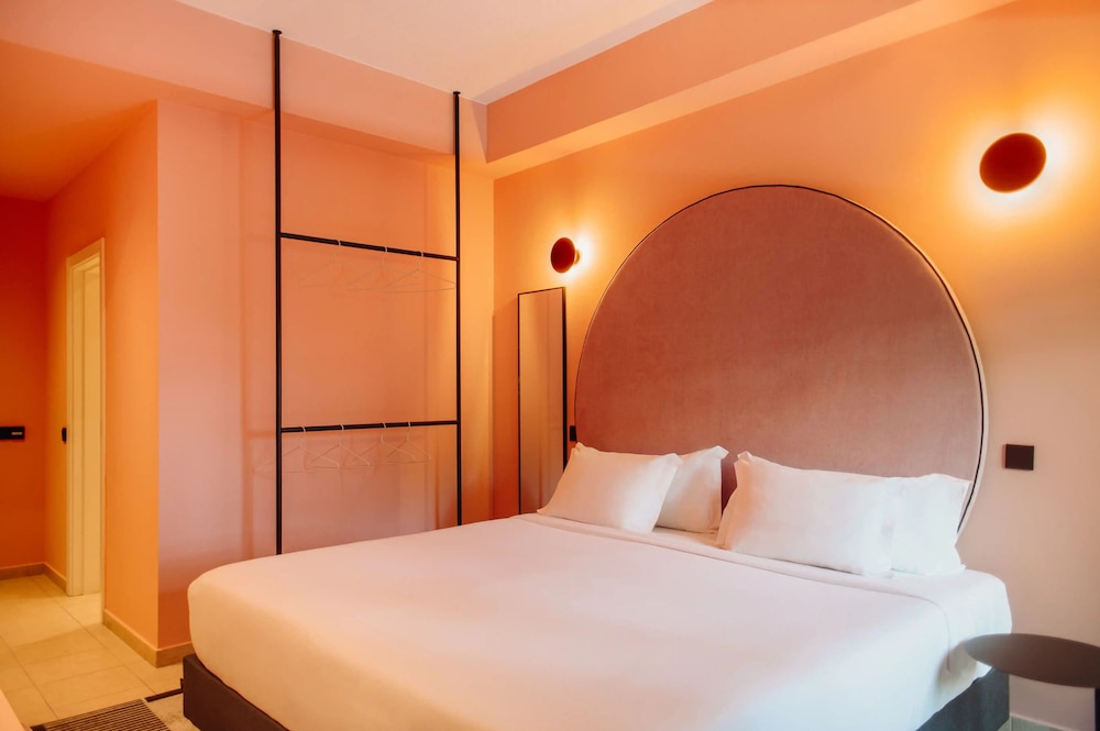 Topazio Vibe Beach Hotel & Apartments - Adults Friendly — Hotel rooms in Albufeira, Faro