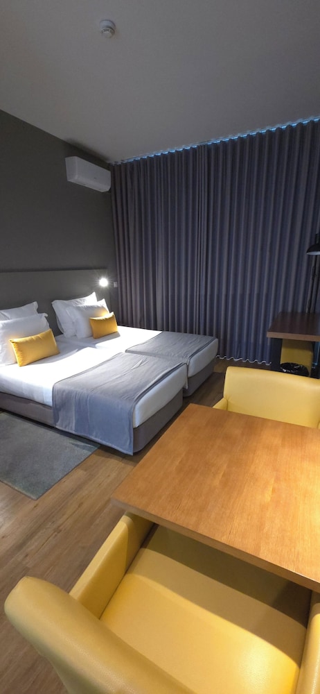 Paraíso - Touristic Apartments — Hotel rooms in Funchal, Madeira