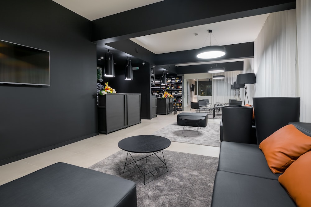 Paraíso - Touristic Apartments — Restaurant & bars in Funchal, Madeira